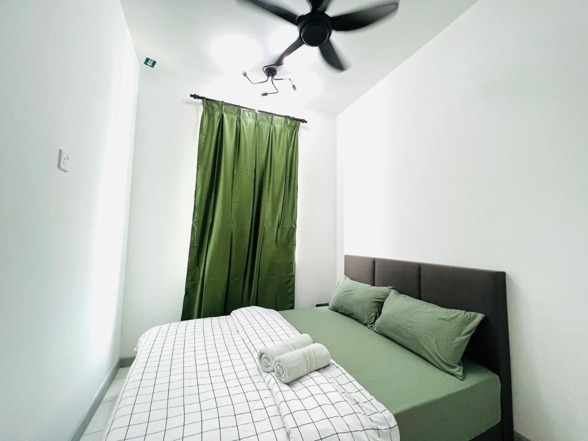 Ureshii Homestay Ladang Tanjung Kuala Terengganu With Pool מראה חיצוני תמונה